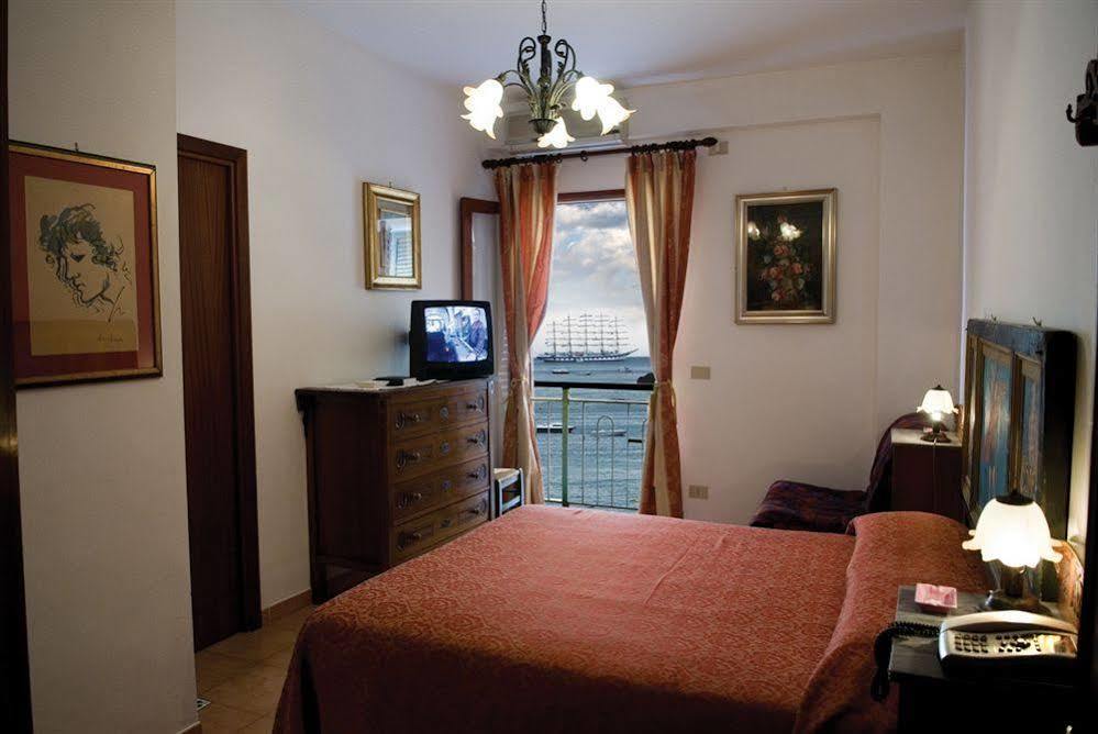 Hotel La Riva Giardini-Naxos Exterior foto