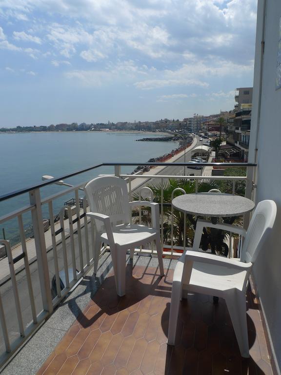 Hotel La Riva Giardini-Naxos Exterior foto