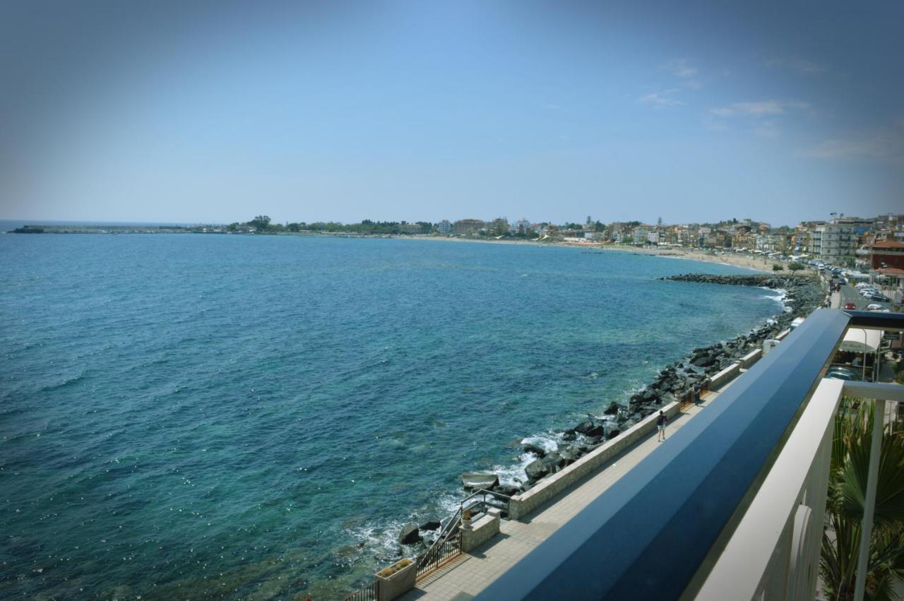 Hotel La Riva Giardini-Naxos Exterior foto